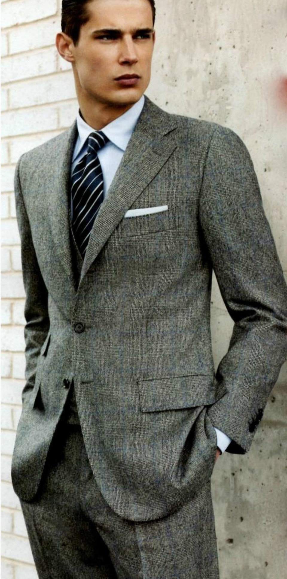 lencos-de-bolso-e-o-paleto-gravata-costume-terno-combinacao-estilo-moda-street-style-alexandre-taleb (22)