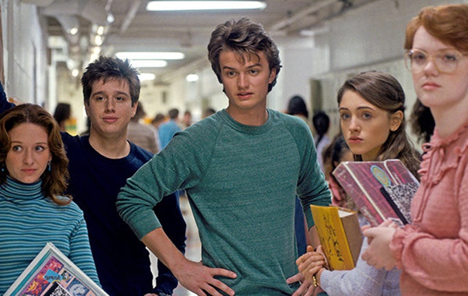 stranger-things-high-school-kids-barb-600x380